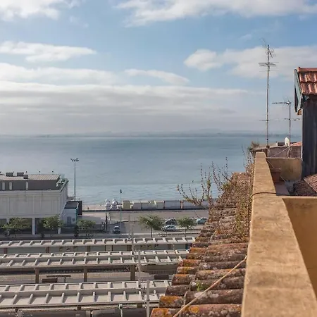 Gorgeous River View In Alfama Lisbon